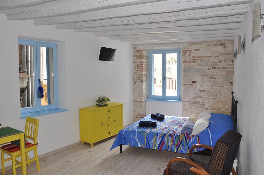 Studios Barbaro Ровінь Номер фото